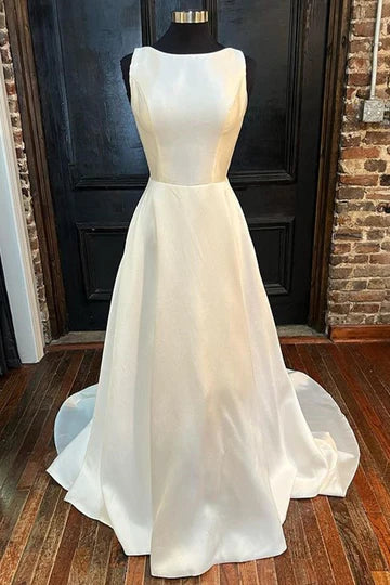 Vestido de novia de satén con cuello redondo y espalda lazada en A